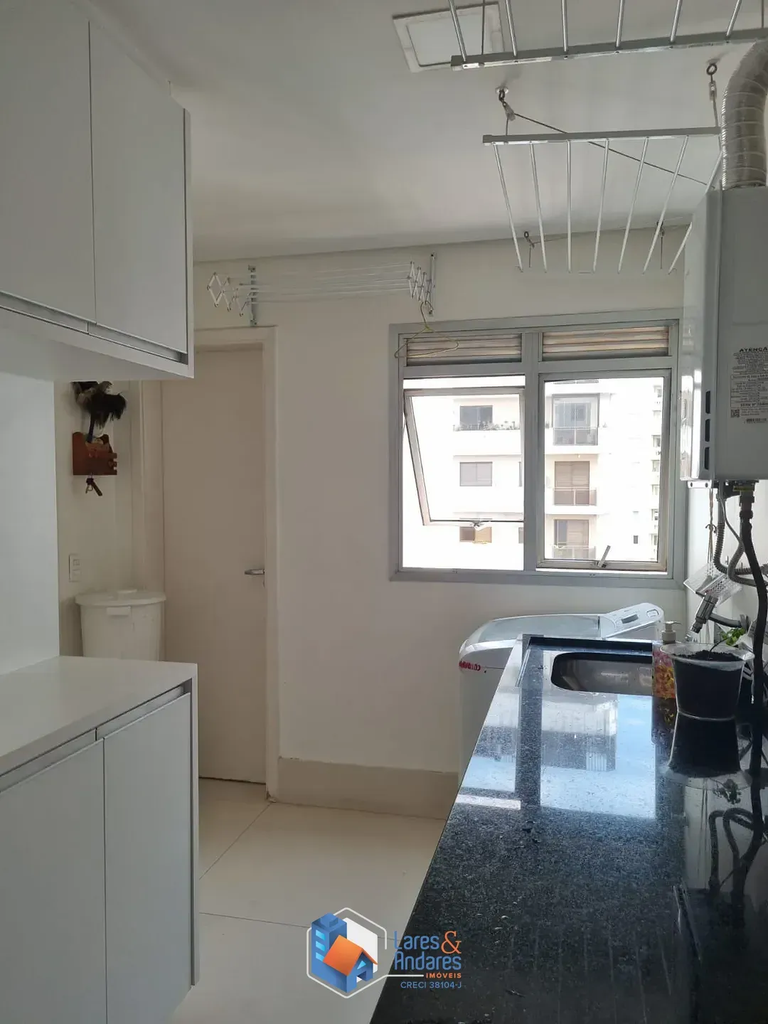 Imagem Apartamento para venda e locação em Moema com 4 quartos, sendo 4 suítes, 178m²