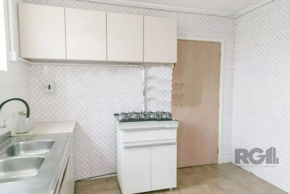 Imagem APARTAMENTO 3 DORMITÓRIOS COM GARAGEM NO BAIRRO FARROUPILHA EM PORTO ALEGRE