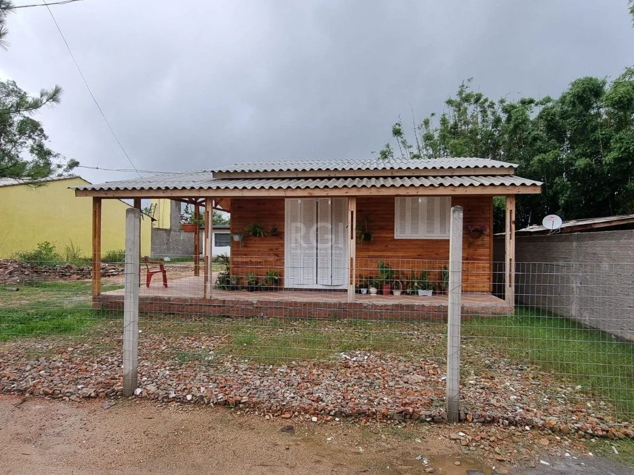 Imagem CASA com 2 dormitórios no bairro Chapéu do Sol Porto Alegre RS