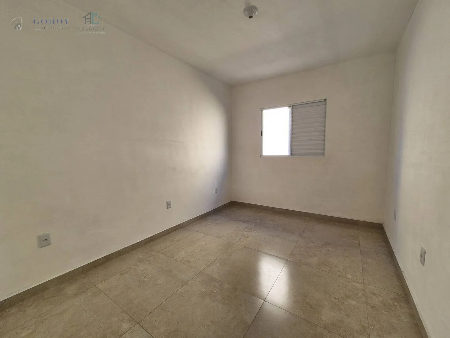 Imagem Casa para Locação com Suíte e Vaga Coberta no Boa Vista