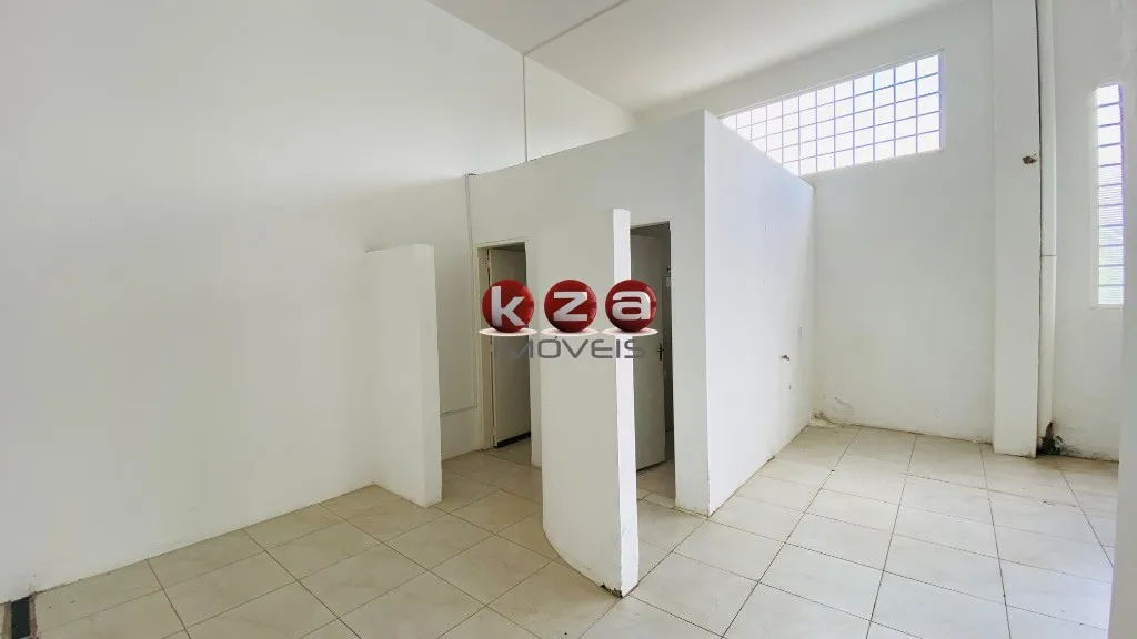 Imagem Barracão industrial para locação em Valinhos-SP, Bairro Nova Espírito Santo: 506m², 2 banheiros, 6 vagas de garagem!