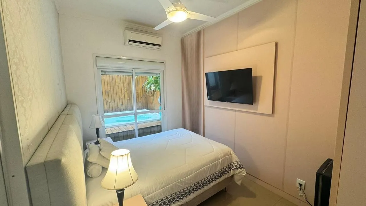 Imagem Casa de Condomínio em Hípica