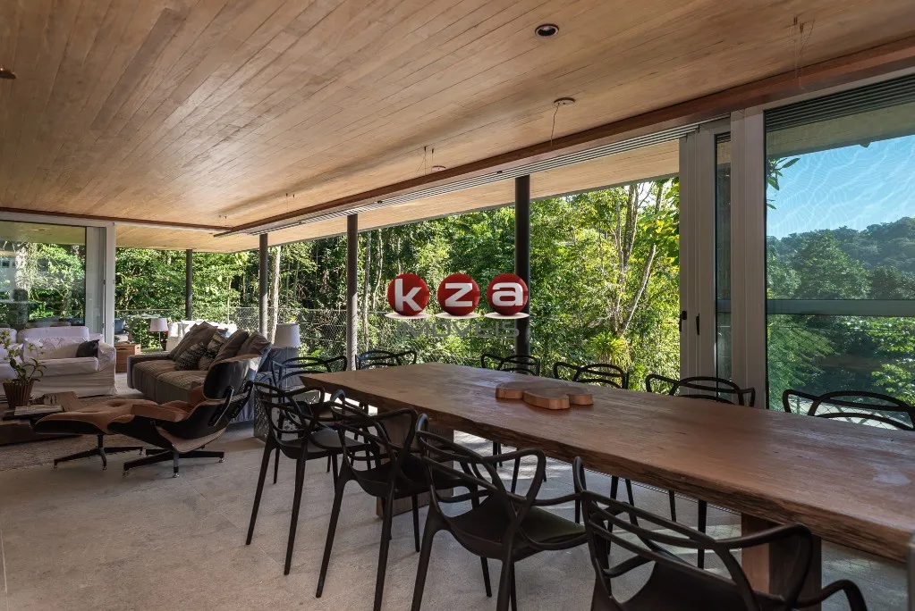 Imagem Casa em Condomínio de Luxo em Bertioga-SP com 4 Quartos, 4 Suítes e 550m² de Área
