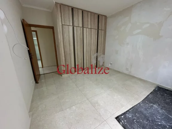 Imagem Apartamento à venda com 300m², 4 qurtos, 1 suíte, dependência, vista mar por R$1.320.000,00 no Gonzaga em Santos