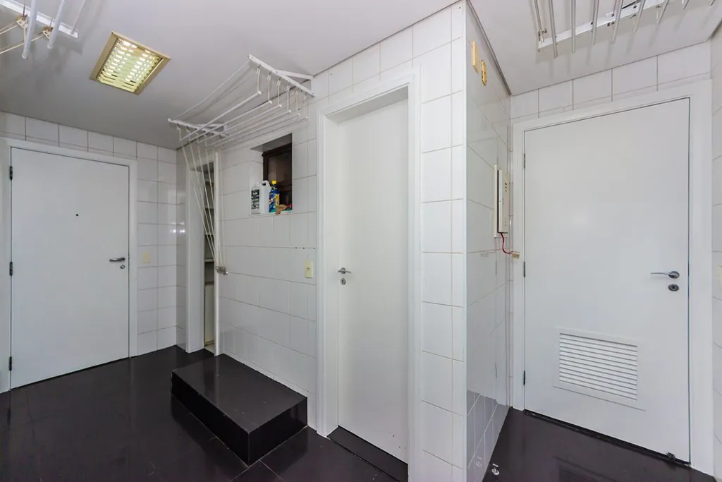 Imagem Apartamento à venda em São Paulo, Moema, com 3 quartos, 198m2