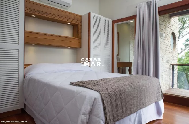 Imagem Casa para Venda em Armação dos Búzios / RJ no bairro Ferradura