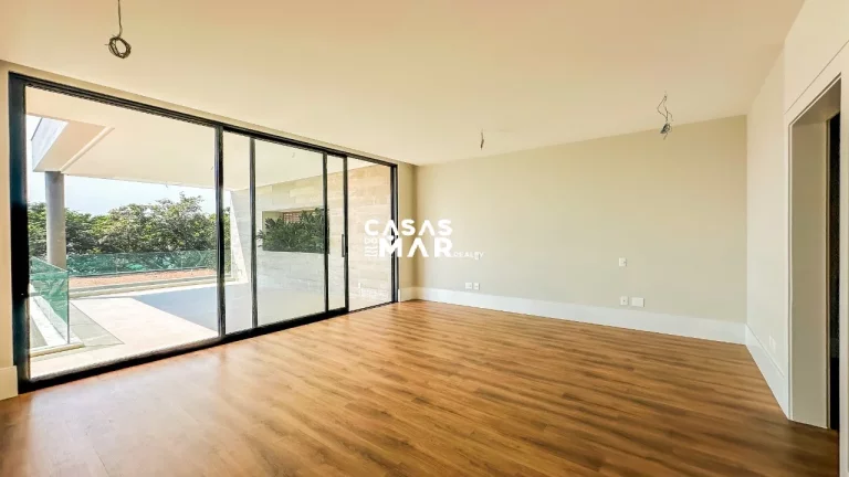 Imagem Magnífico Triplex Novíssimo no Condomínio Del Lago: Luxo, Conforto e Sofisticação em 860m²