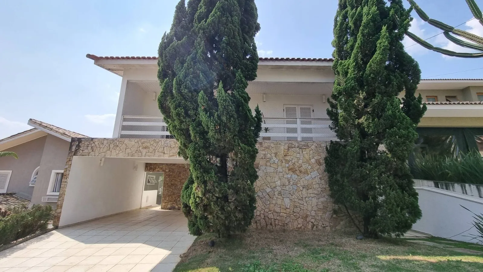 Imagem Oportunidade: Linda Casa Reformada no Alphaville Residencial 9