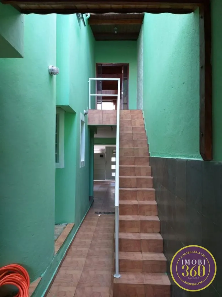Imagem *Excelente Sobrado à Venda - Conforto e Praticidade!*