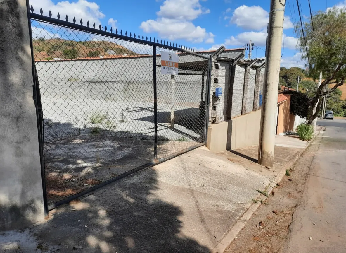 Imagem Terreno 360 m² à venda em Dom Bosco, Poços de Caldas