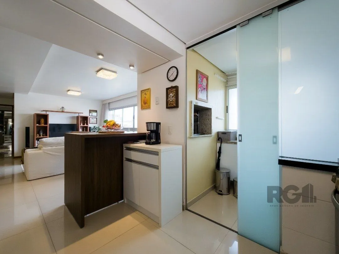 Imagem Apartamento com 3 quartos, suite, 3 vagas, condomínio com infra - Bairro Tristeza