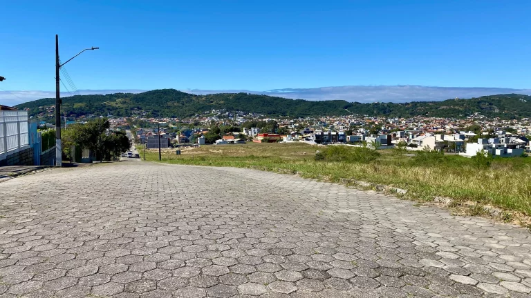 Imagem Terreno à venda em Garopaba-SC, bairro Ferraz, 810m² de área - Oportunidade única!