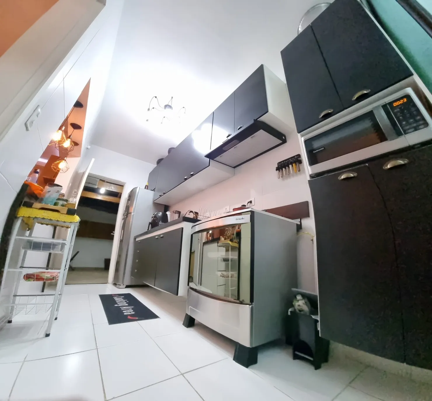 Imagem Casa Térrea Moderna e Funcional em Condomínio Fechado Próximo ao Centro com Jacuzzi, Churrasqueira e Mais