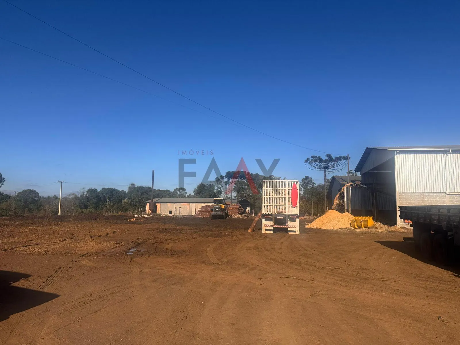 Imagem Terreno de 21.000m e 3.000,00m de área construída com ótima localização à venda na Palmeirinha, PR