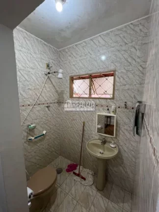 Imagem Casa à venda no bairro Lourdes - Uberaba: 3 dormitórios, suíte, quintal e mais!