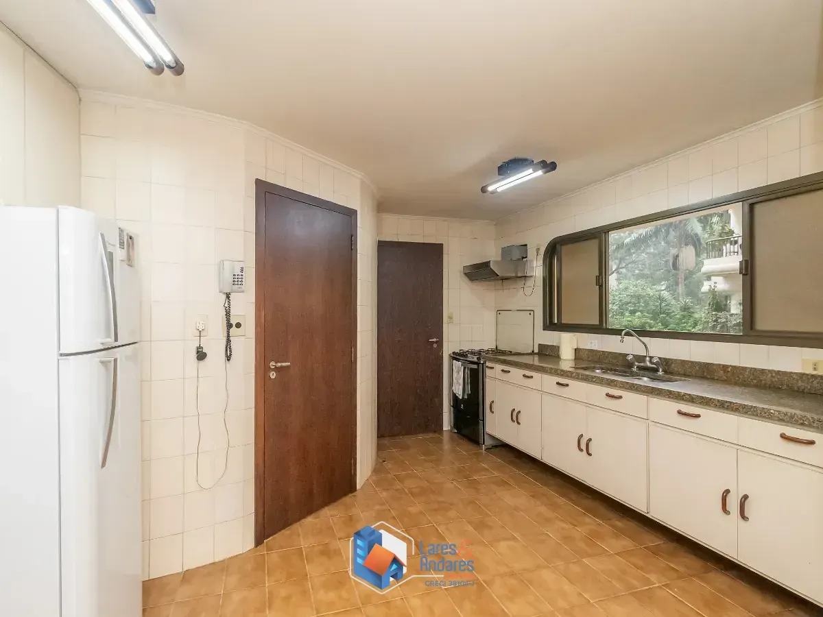 Imagem Apartamento para venda em Moema com 4 quartos, sendo 2 suítes, 170m²