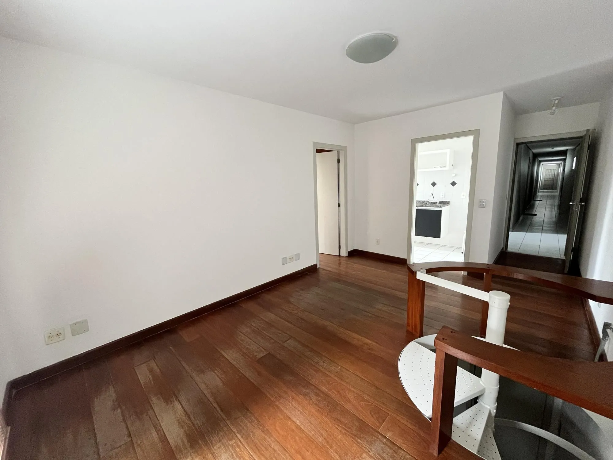 Imagem Apartamento de 1 quarto com sacada e 1 vaga de garagem no bairro Farroupilha