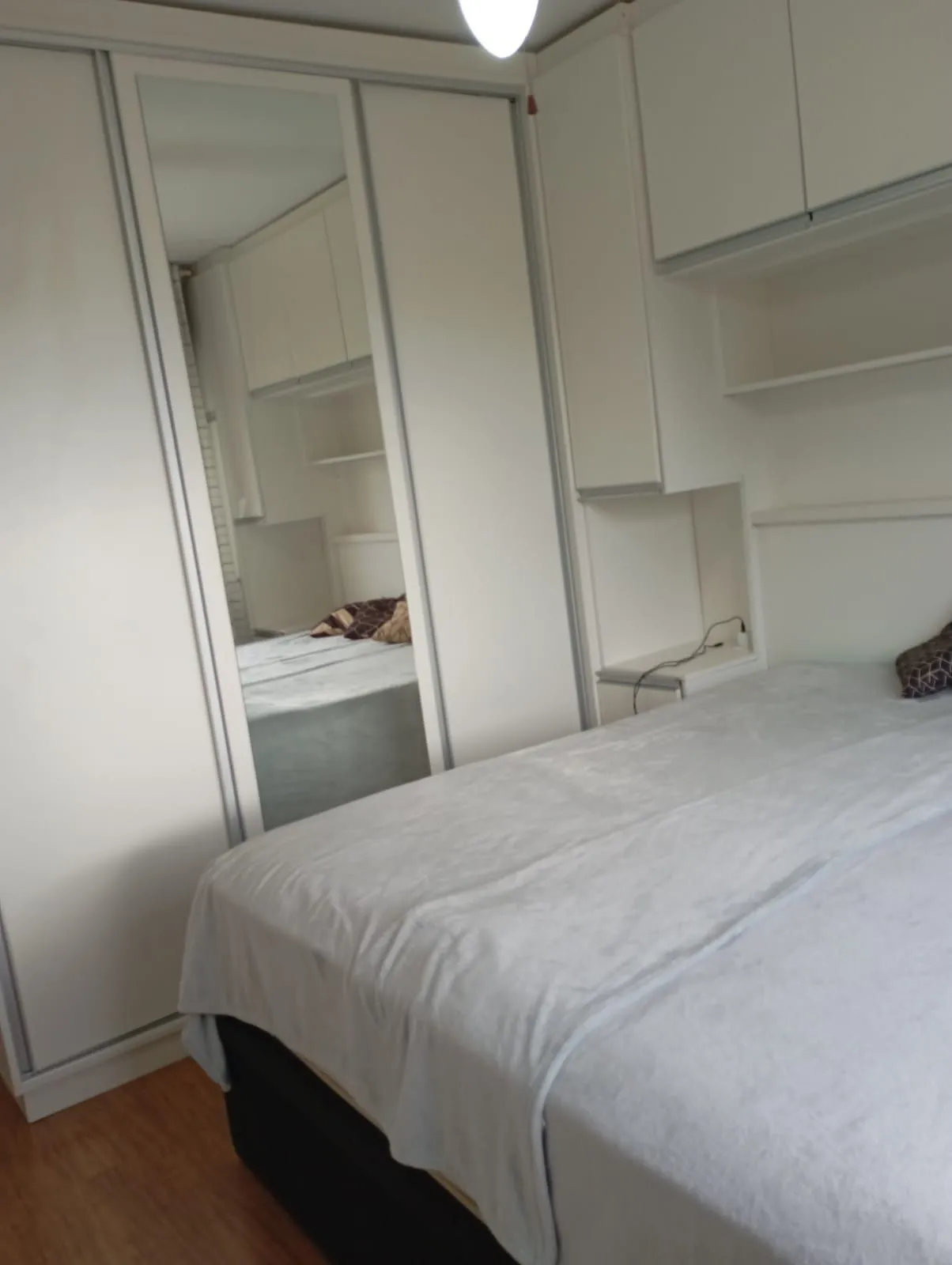 Imagem Apartamento com 02 quartos e 01 vaga coberta no Bairro Menino Deus, Porto Alegre