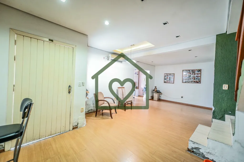 Imagem Sobrado com piscina, espaço gourmet completo e vista panorâmica ? oportunidade imperdível! 
 
Exc...
