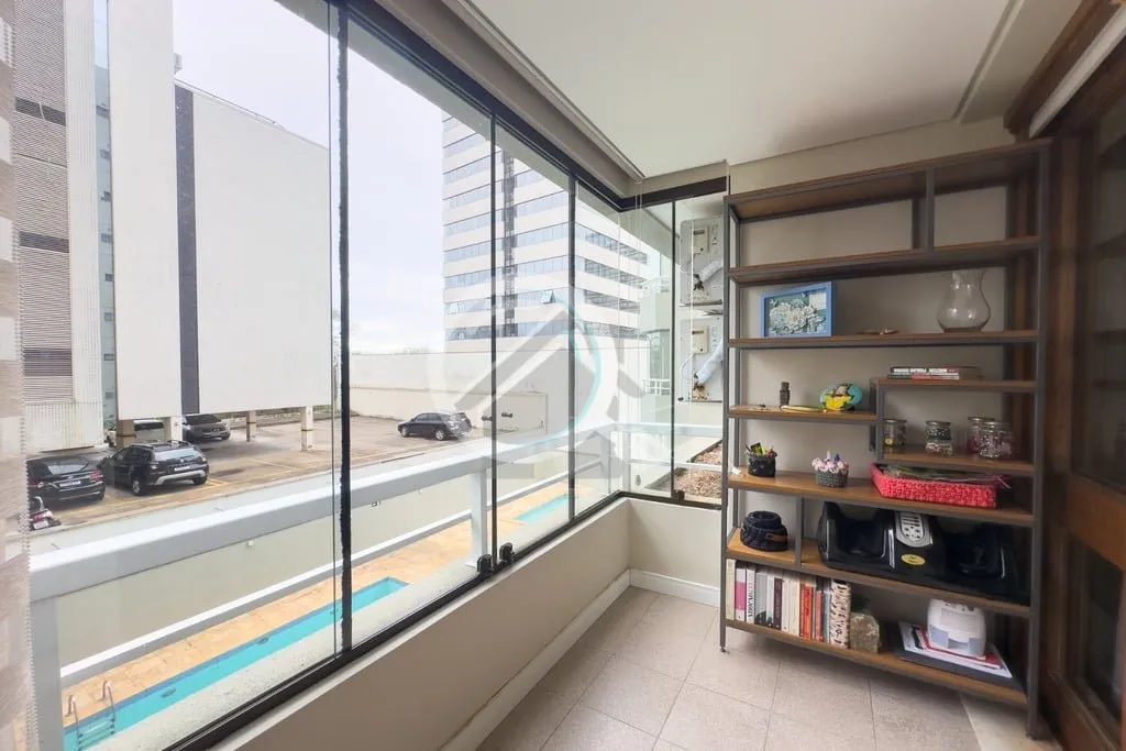 Imagem Apartamento porteira fechada com 3 dormitórios em edifício nobre no coração do Bairro Menino Deu...