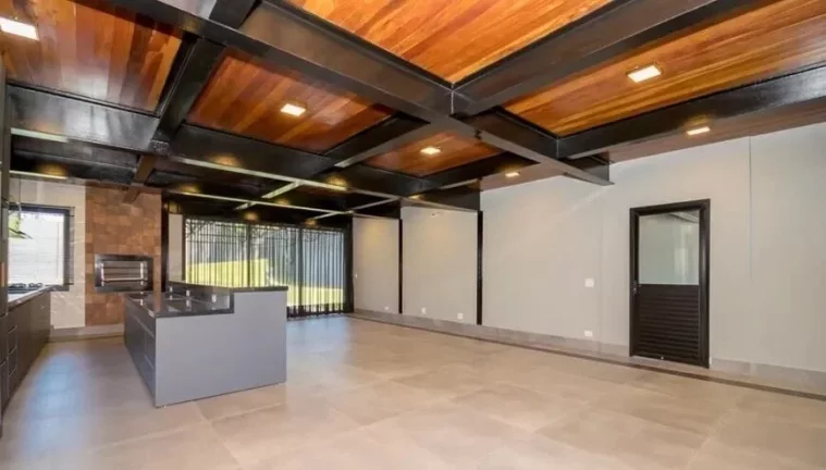 Imagem Casa Alto Padrão com 3 Quartos à Venda em Butiatuvinha – 455m