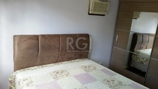 Imagem Casa para Venda - 70m², 2 dormitórios, 3 vagas - Ponta Grossa