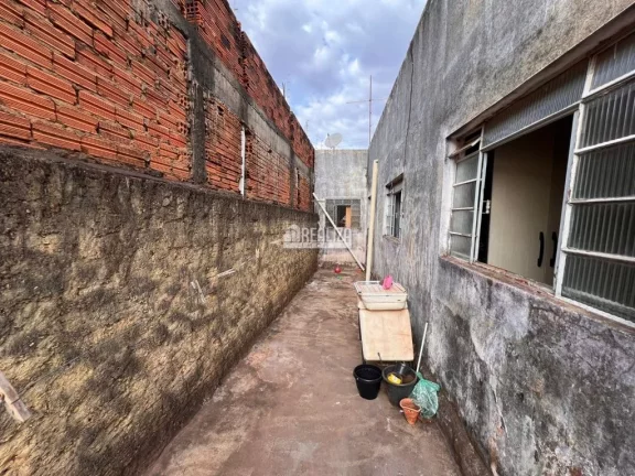 Imagem Casa padrão à venda na Vila Nossa Senhora Aparecida, Uberaba
