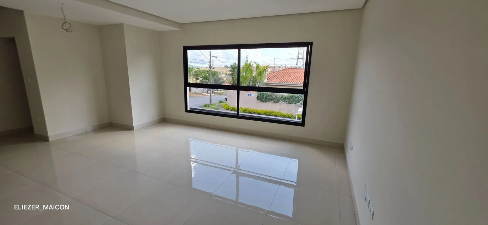 Imagem Casa a venda com 3 quartos no bairro Jardim Acacias em Poços de Caldas - MG