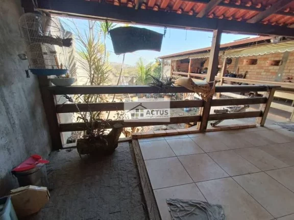 Imagem Casa 2 quartos com area de fogão a lenha em Sarzedo