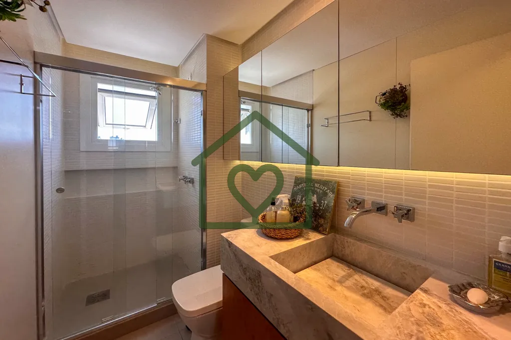 Imagem Excelente apartamento mobiliado, 2 dormitórios sendo 1 suíte, último andar com vista privilegiada...