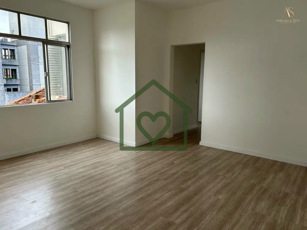 Imagem Apartamento 3 Dormitórios - Totalmente Reformado 
 
Apartamento de frente, com 3 dormitórios, depe...