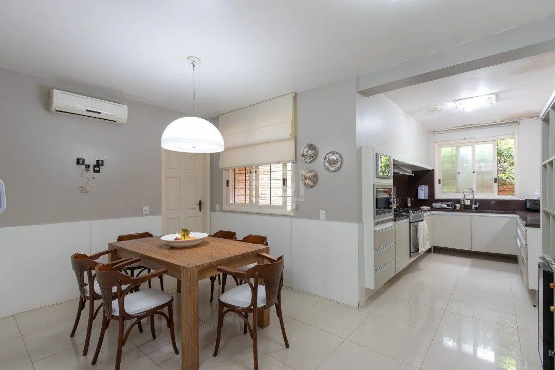 Imagem Casa para Venda - 800m², 3 dormitórios, sendo 3 suites, 4 vagas - Vila Assunção