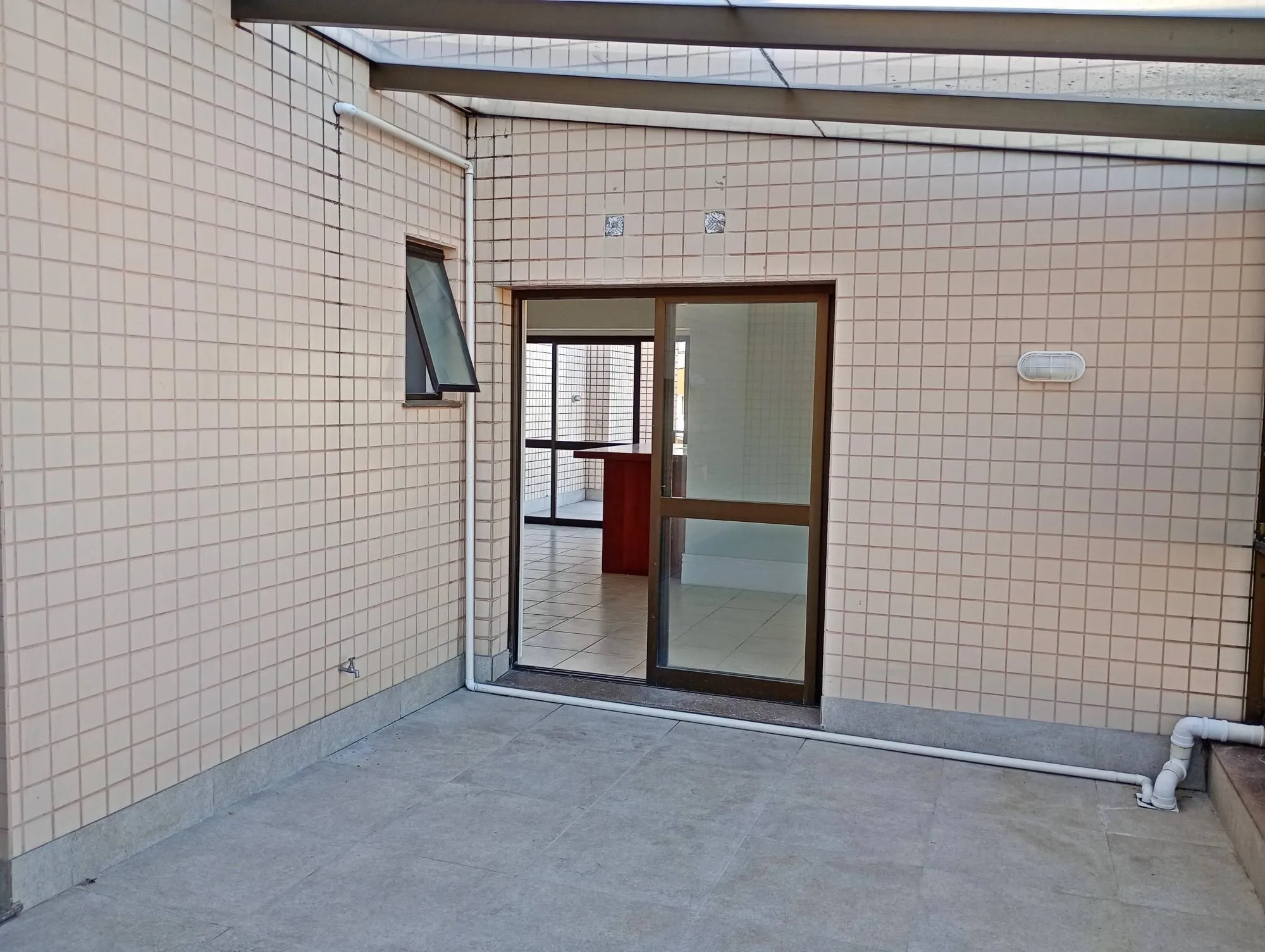 Imagem Cobertura com vista para o Guaíba, suíte e 2 vagas