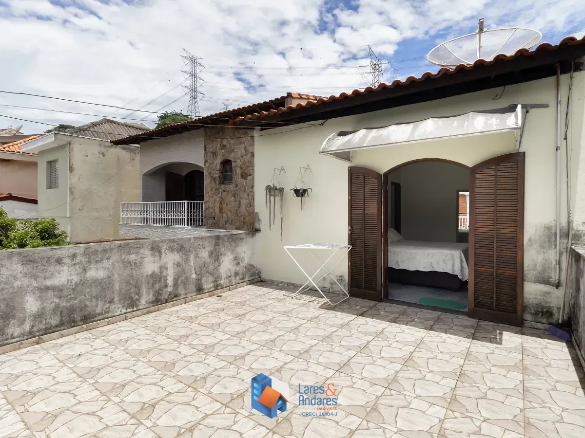 Imagem Sobrado para venda em Conjunto Residencial Vista Verde com 3 quartos, sendo 1 suíte, 170m²