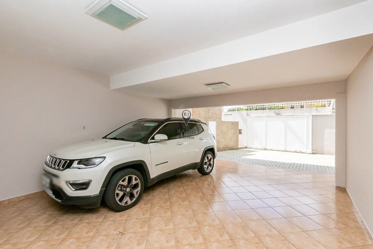 Imagem Casa de Alto Padrão "Mobiliada"

Com quatro quartos, duas suítes com hidro, espaço gourmet, acade...