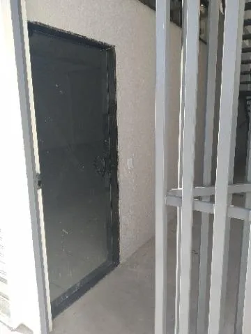 Imagem LOCAÇÃO DE SALÃO COMERCIAL EM ARUJÁ, com 250m², amplo espaço c/ pavimento superior e inferior, 2 copas e entrada c/ acessibilidade. CONSULTE-NOS..