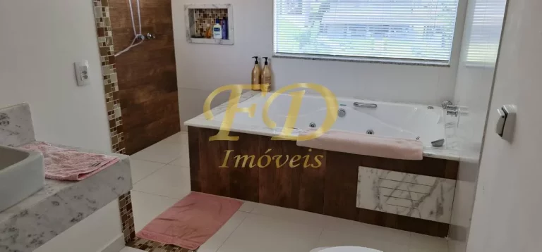 Imagem Aconchegante Casa em Condomínio Fechado.