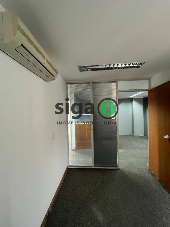 Imagem Sala Comercial e 3 banheiros para Alugar, 133 m² por R$ 8.500/Mês