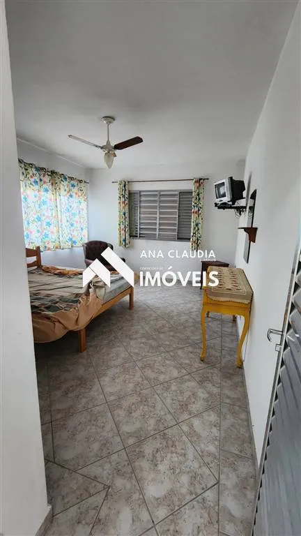 Imagem Casa a venda em Mongaguá, lote inteiro