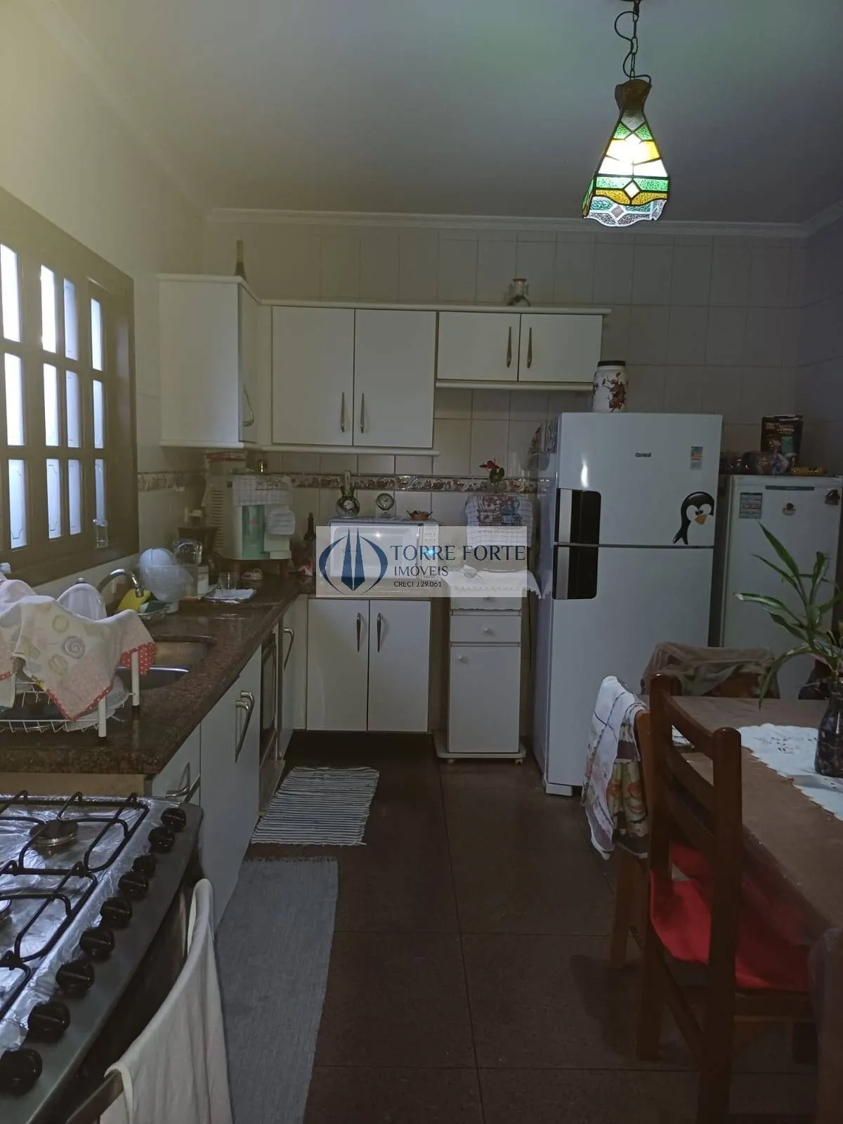 Imagem Ótimo sobrado, espaçoso 288 m² 3 dormitórios 2 suítes sala e garagem ampla