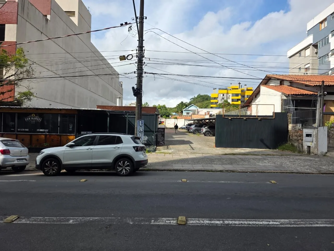 Imagem AMPLO TERRENO PLANO NO BAIRRO MENINO DEUS