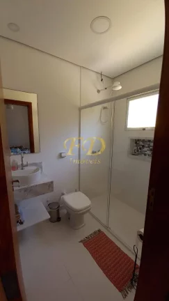 Imagem Aconchegante Casa em Condomínio Fechado.