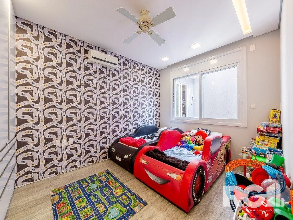 Imagem Espetacular casa nova à venda no bairro Três Figueiras! 3 suítes, 3 vagas, Generoso espaço gourmet com vista para a varanda, bem ensolarado.