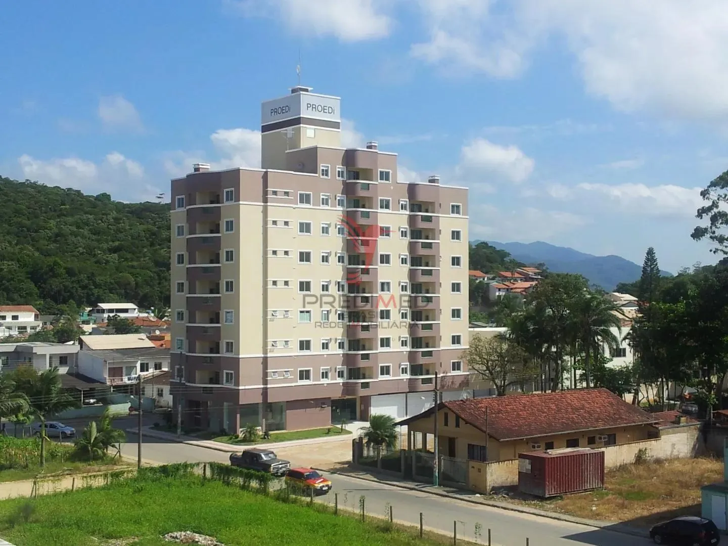 Imagem Ampla Sala Térrea com 130m² no Edifício Dom Henrique. Camboriú