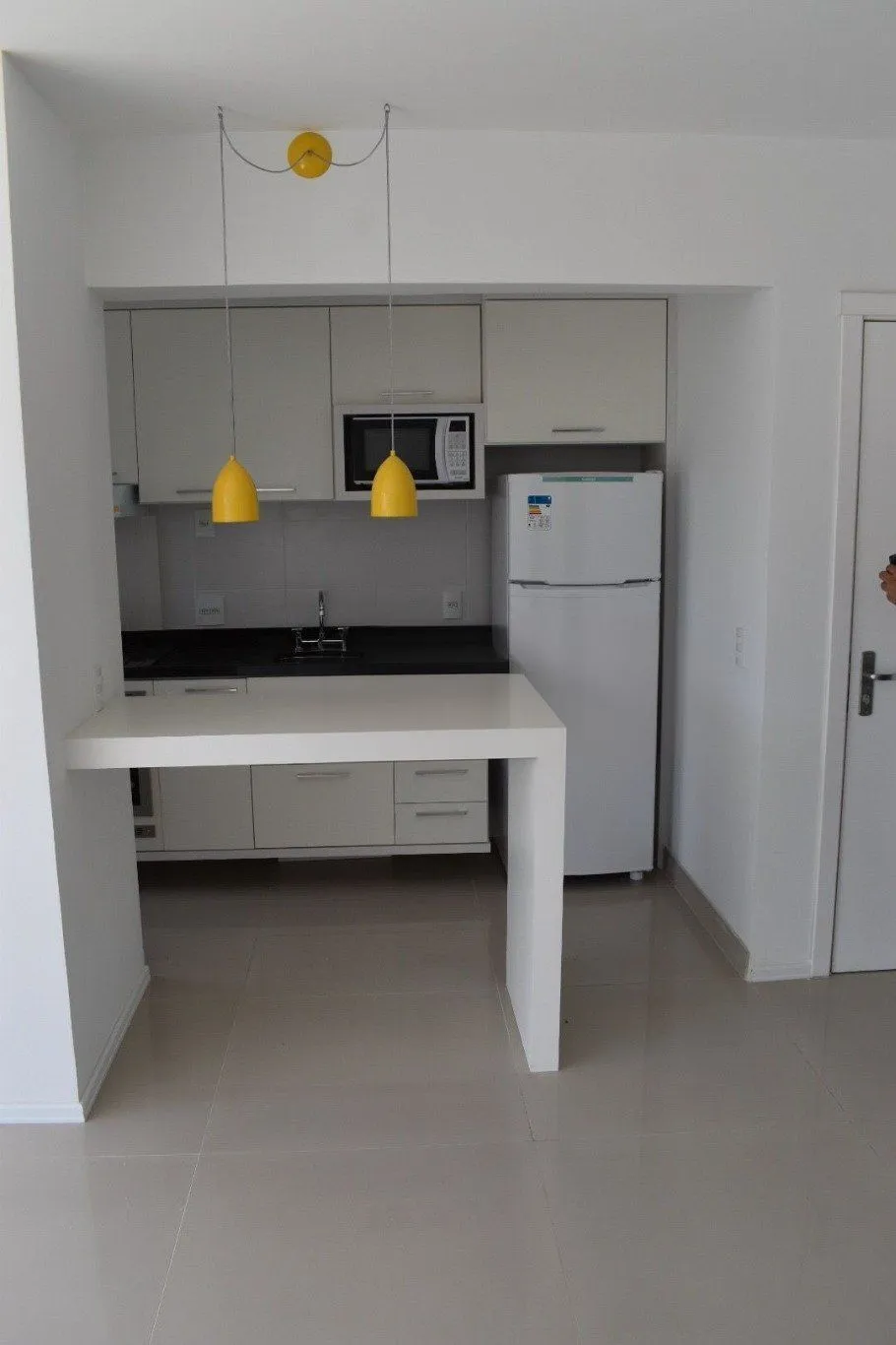 Imagem Apartamento com 3 quartos e 79m² à venda em Passo da Areia, Porto Alegre. Rua Bezerra De Menezes, Passo Da Areia, Porto Alegre