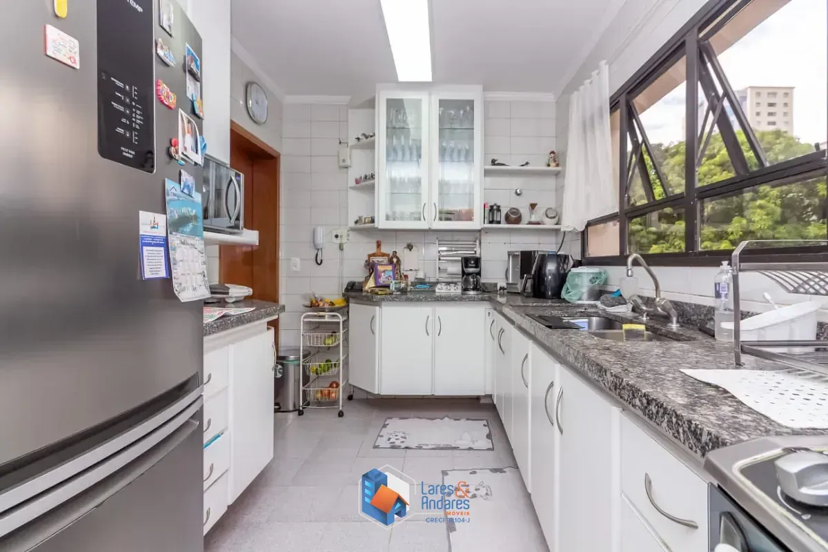 Imagem Apartamento para venda em Aclimação com 4 quartos, sendo 2 suítes, 194m²
