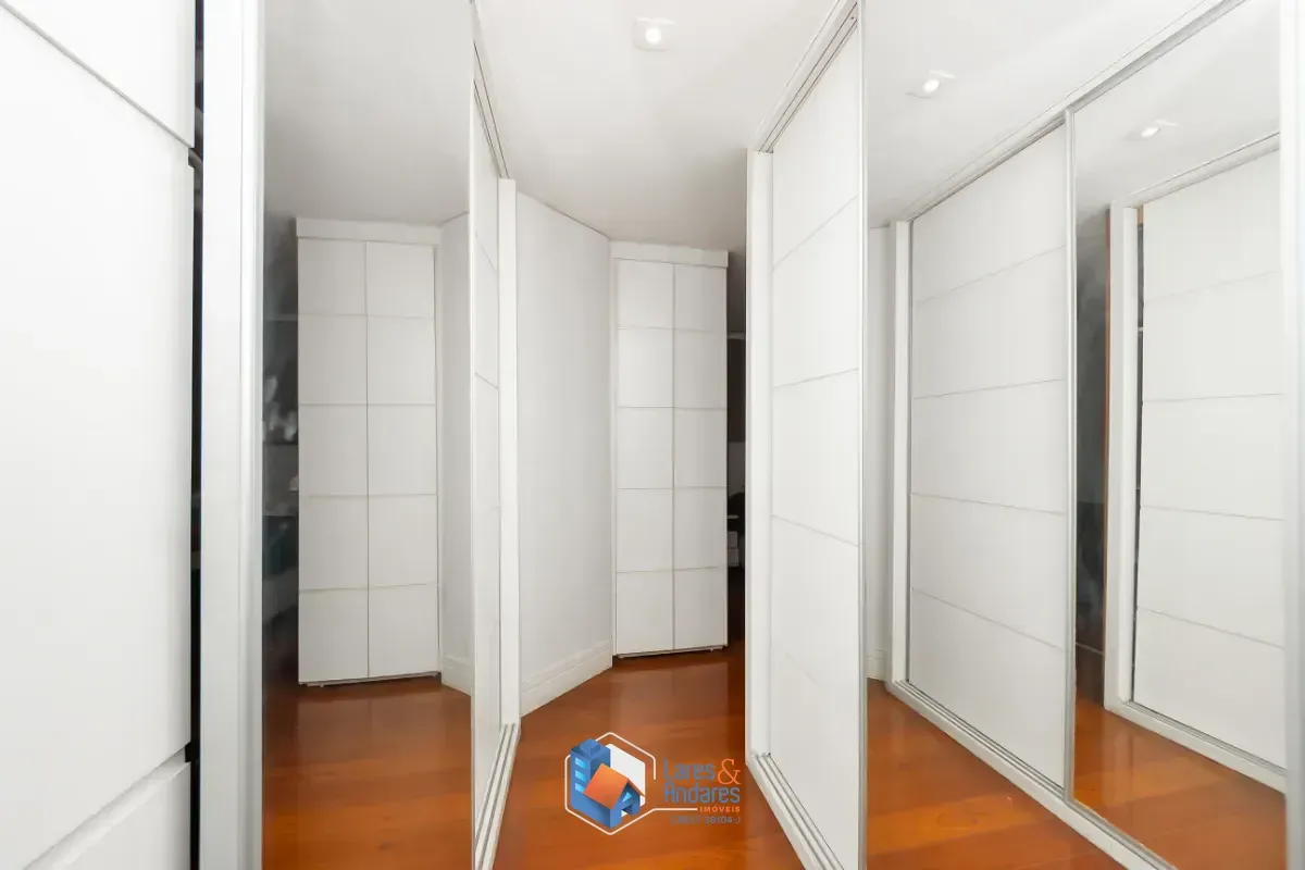 Imagem Duplex para venda em Itaim Bibi com 4 quartos, sendo 4 suítes, 190m²