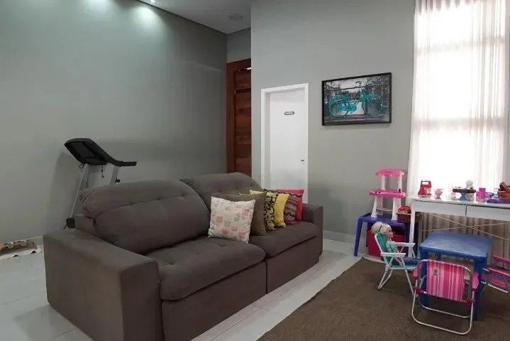 Imagem Casa de Alto Padrão à Venda no Condomínio Palmeiras Imperiais ? 3 Suítes, Piscina Aquecida e Área Gourmet