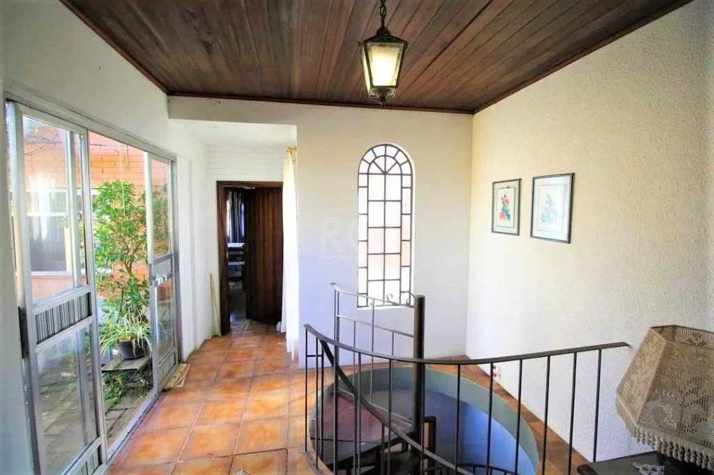 Imagem Casa para Venda - 287m², 3 dormitórios, sendo 2 suites, 4 vagas - Nonoai