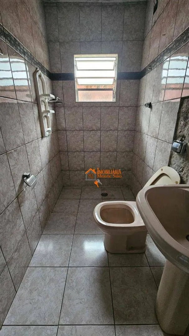 Imagem Sobrado com 6 dormitórios à venda, 355 m² por R$ 440.000,00 - Cidade Parque Alvorada - Guarulhos/SP